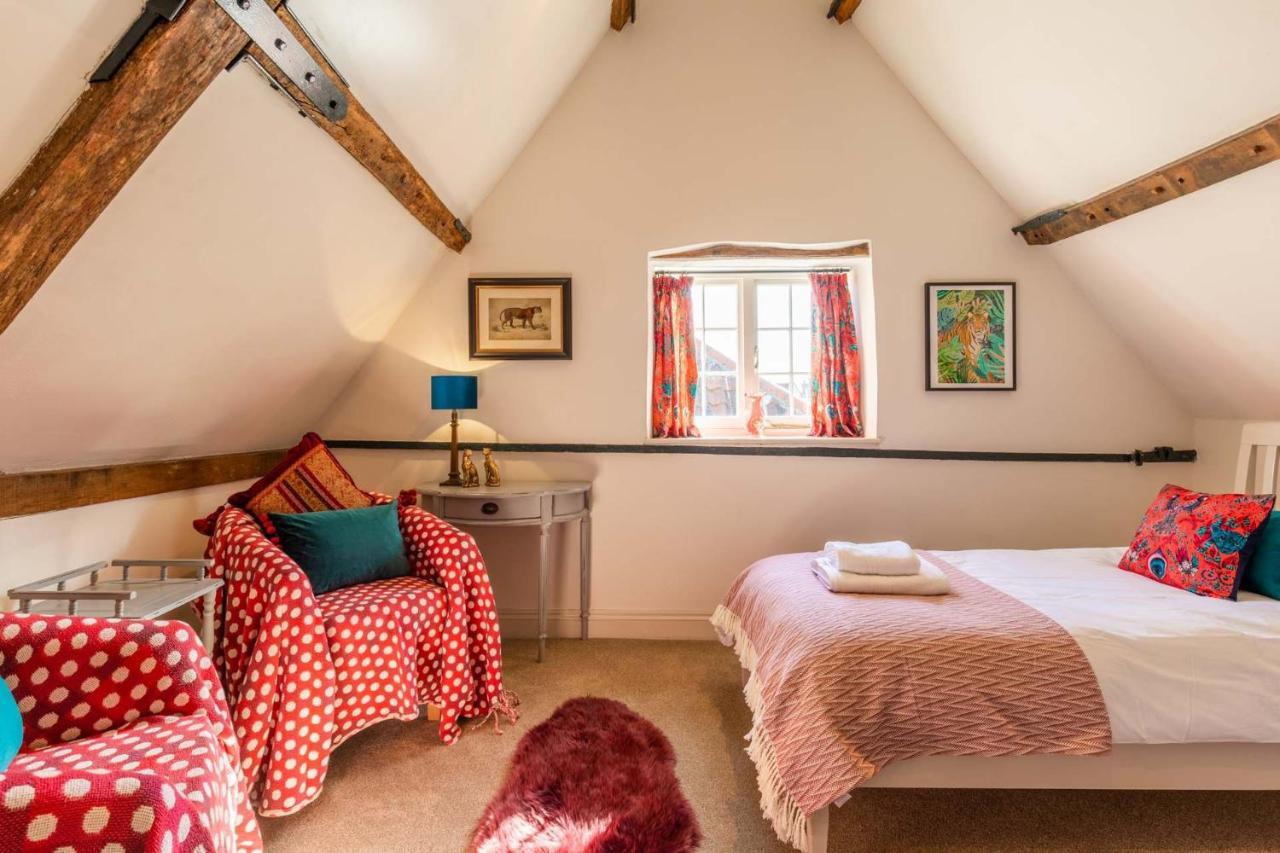 Host & - The Old Paul Pry Holiday home *